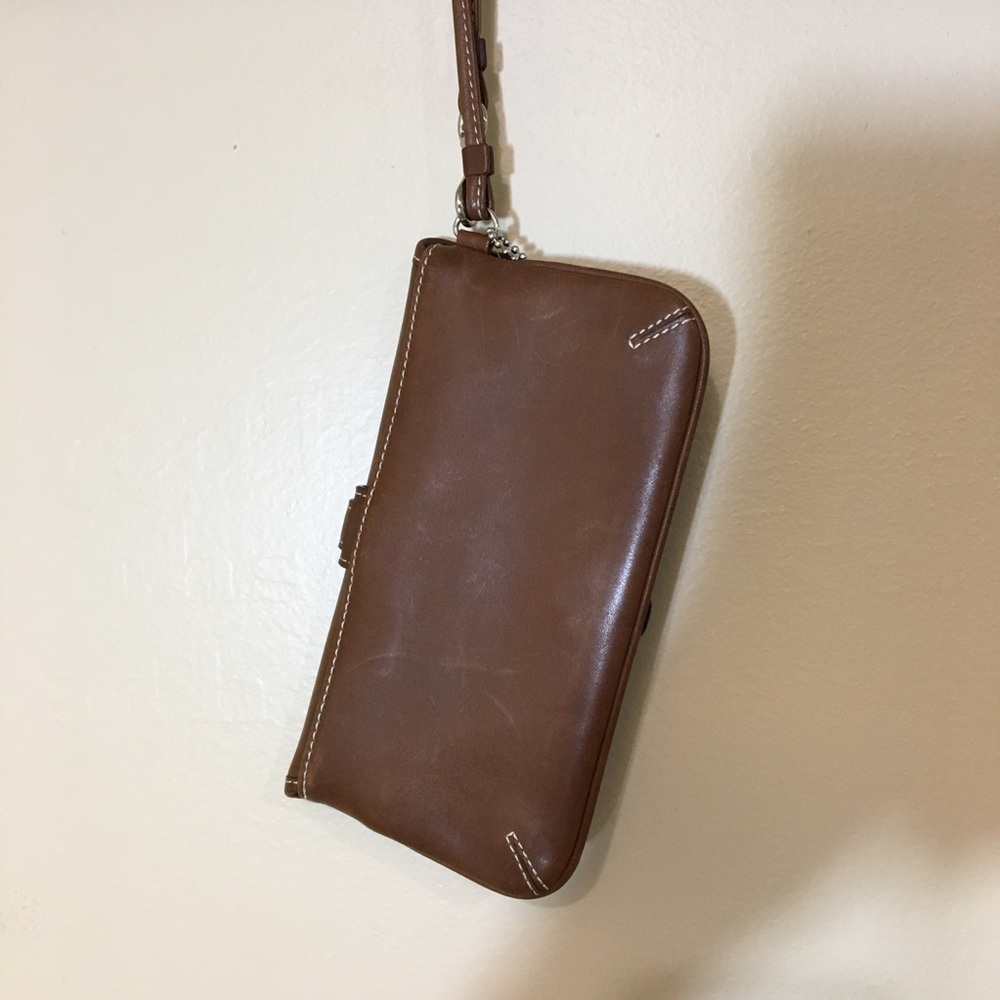Vintage Coach Brown Leather Wristlet - Picture 5 of 8
